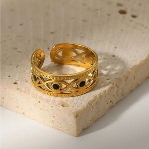 Elegant Gold and Black Women's Ring